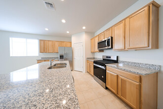 16683 W Whispering Wind Dr in Surprise, AZ - Building Photo - Building Photo