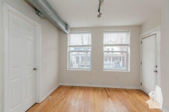 2540 W Leland Ave, Unit b2 in Chicago, IL - Building Photo - Building Photo