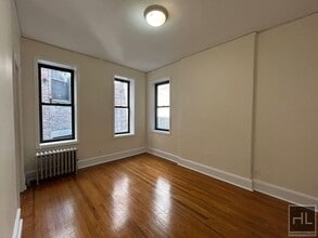 East 38th Street in New York, NY - Foto de edificio - Building Photo