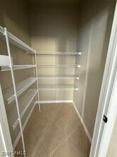 9804 Bodego Way in Ft. Myers, FL - Foto de edificio - Building Photo