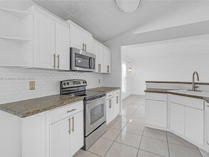 4617 Horseshoe Pick Ln in Valrico, FL - Building Photo - Building Photo