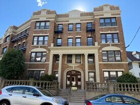 32 Sidlaw Rd in Boston, MA - Building Photo