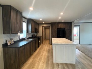9103 N Union St in Tecumseh, MI - Building Photo - Building Photo