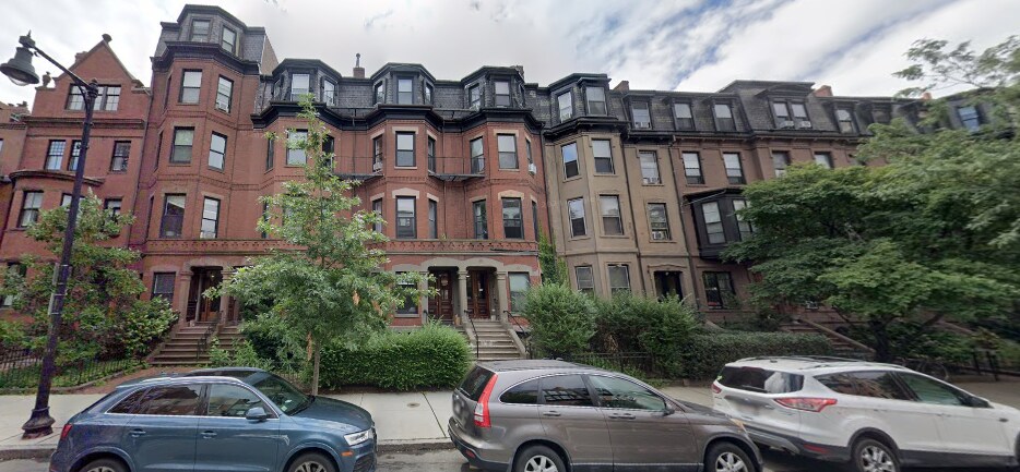 61 Putnam St, Unit 2 in Somerville, MA - Building Photo