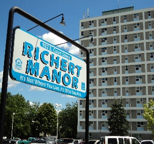 Richert Manor in Flint, MI - Foto de edificio