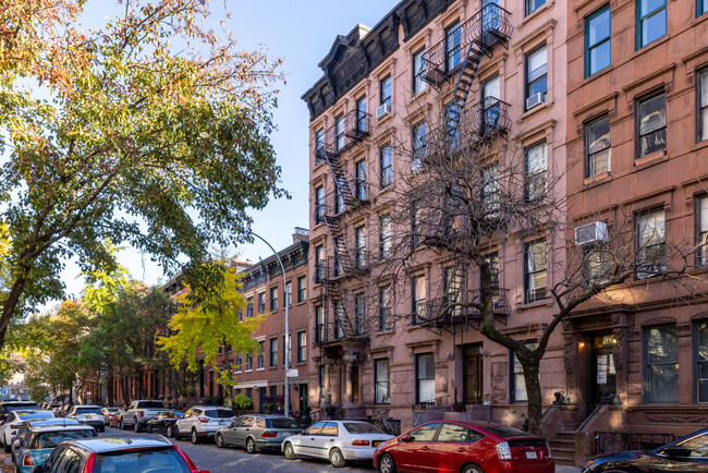 268 W 12th St in New York, NY - Foto de edificio - Building Photo