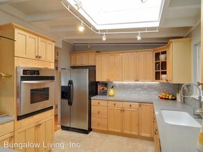 710 Telford Ave in Mountain View, CA - Foto de edificio - Building Photo