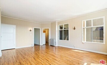 634 S Gramercy Pl in Los Angeles, CA - Building Photo - Building Photo