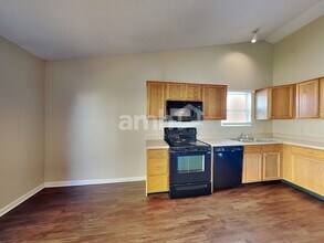 7864 Fox Glen Dr in Indianapolis, IN - Building Photo - Building Photo