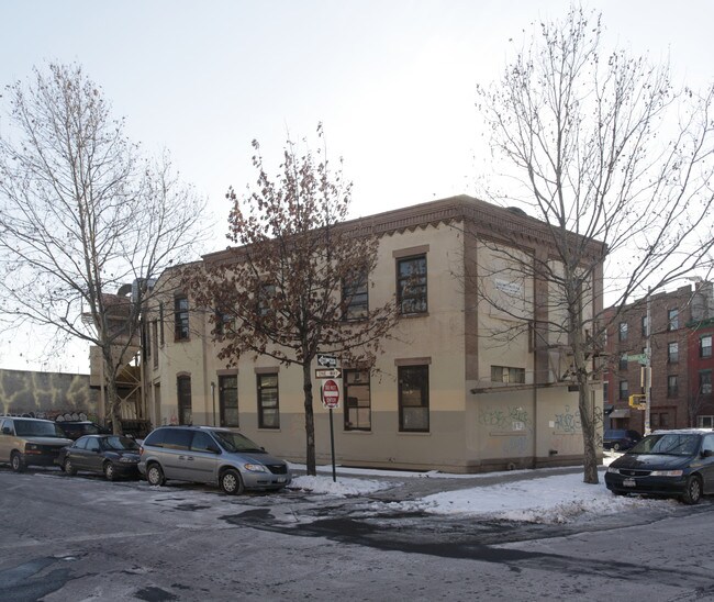 54 Franklin St