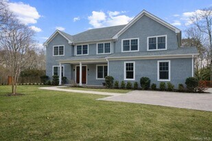 99 Spinney Rd in East Quogue, NY - Building Photo