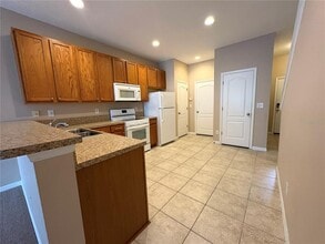 1973 Hawks View Dr in Ruskin, FL - Building Photo - Building Photo