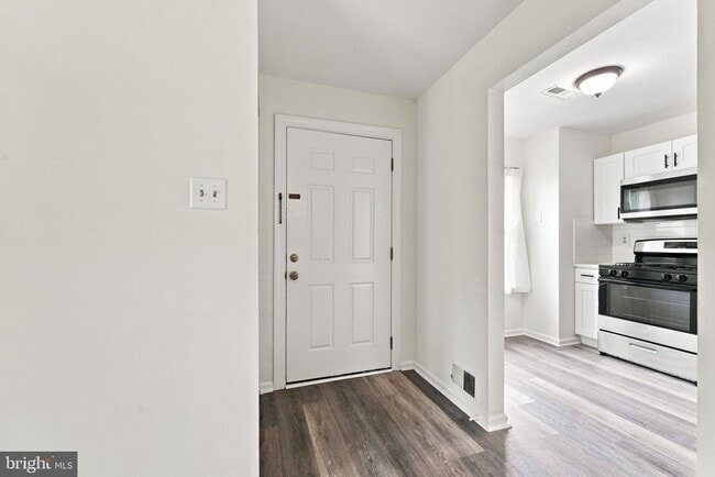 property at 405 Atlanta Court