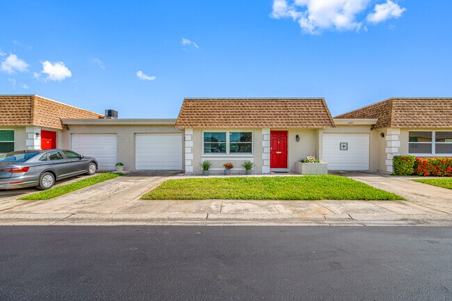6945 Monte Carlo in Pinellas Park, FL - Building Photo - Building Photo