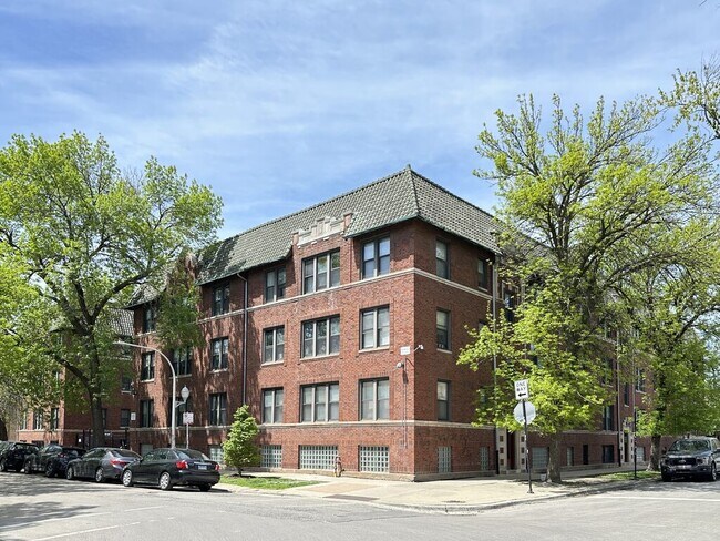 property at 2700 N Spaulding Ave