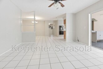 5645 N Tuttle Ave in Sarasota, FL - Building Photo - Building Photo