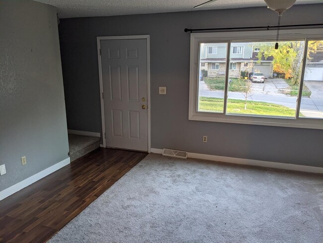 2107 10th St Pl in Coralville, IA - Building Photo - Building Photo