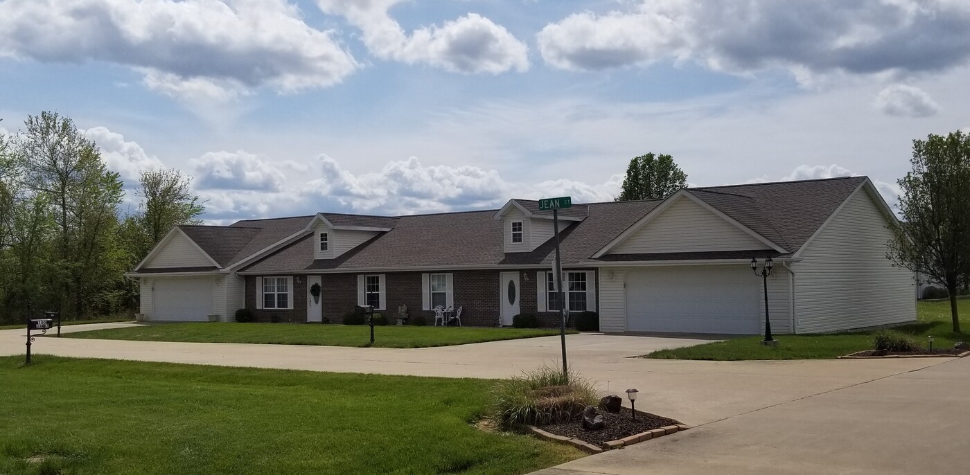 Heritage Place in Herrin, IL - Building Photo