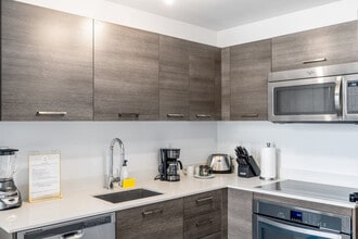 165 SE 1st St, Unit SI FL8-ID1044518P in Miami, FL - Building Photo - Building Photo