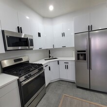 77 Eldert St in Brooklyn, NY - Building Photo - Building Photo