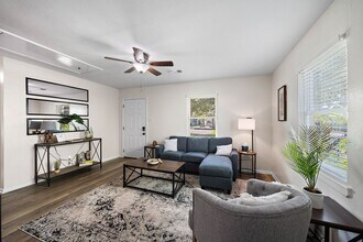 3330 Avenue O 1/2 in Galveston, TX - Building Photo - Building Photo