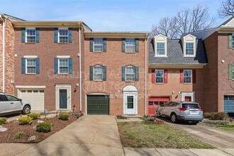 6719 Sunset Woods Ct in Burke, VA - Building Photo - Building Photo