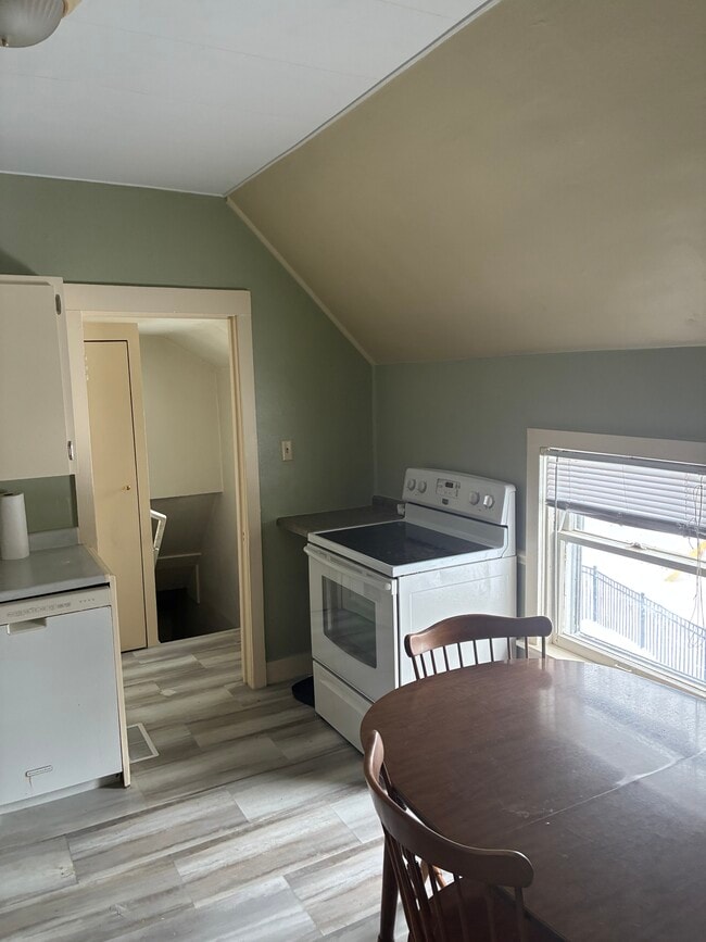 320 W 20th St, Unit 320 apartment  A in Holland, MI - Building Photo - Building Photo