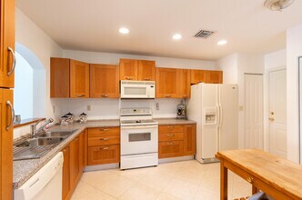 12764 Westhampton Cir in Wellington, FL - Foto de edificio - Building Photo