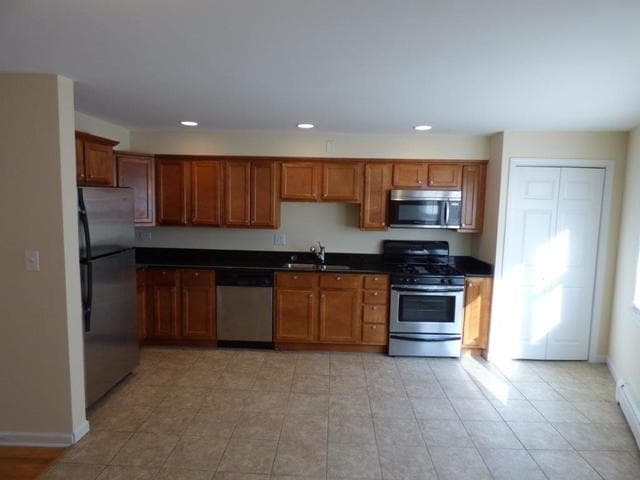 7019 W Medill Ave, Unit 1W in Chicago, IL - Foto de edificio - Building Photo