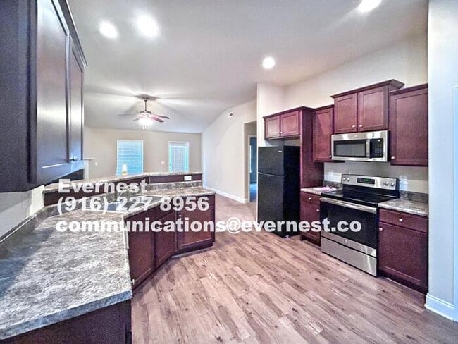338 Ivy Hills Cir in Calera, AL - Building Photo - Building Photo