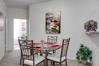 The Polo Club in Mesa, AZ - Foto de edificio - Interior Photo