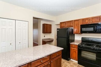 290 S Annandale Dr in Lake In The Hills, IL - Building Photo - Building Photo