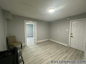 273 Maverick St in Boston, MA - Building Photo - Building Photo