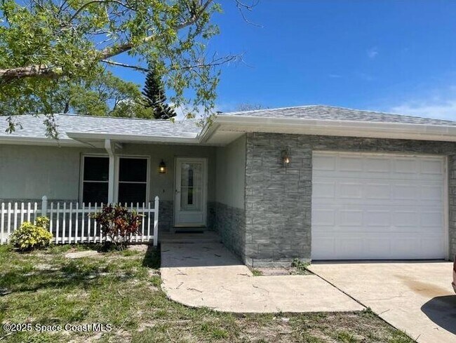 property at 753 Tupelo Dr