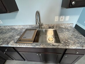 17 Pleasant St, Unit 4 in Littleton, NH - Building Photo - Building Photo