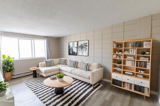 Mount Royal on 14th Apartments in Calgary, AB - Building Photo - Building Photo