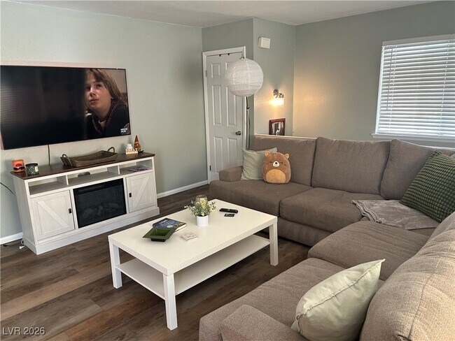 1358 Lorilyn Ave in Las Vegas, NV - Building Photo - Building Photo