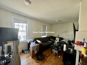 525 E 3rd St, Unit 2F in Boston, MA - Building Photo - Building Photo