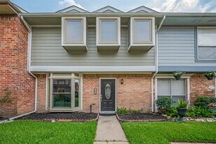 14688 Perthshire Rd in Houston, TX - Building Photo