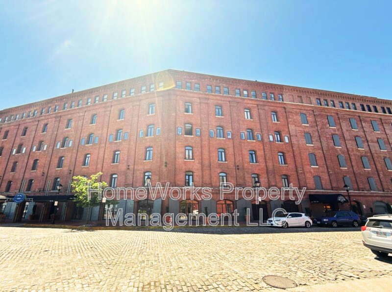 1000 Fell St in Baltimore, MD - Building Photo