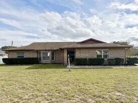 947 N Atmore Cir in Deltona, FL - Building Photo