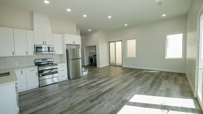 property at 5535-5539 Potomac St