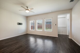 15310 Comanche Grv in San Antonio, TX - Building Photo - Building Photo