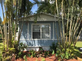 264 Stockton St in North Fort Myers, FL - Building Photo