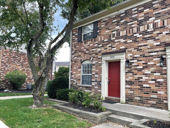 property at 2575 Olde Hill Ct N