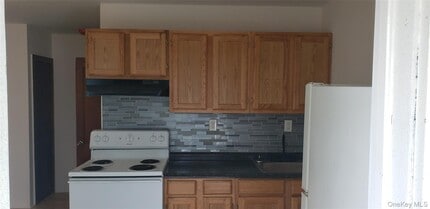 42 Hillside Ave in Monticello, NY - Building Photo - Building Photo