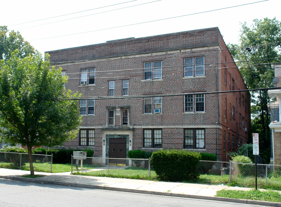 Belle Lustre Apartments in Trenton, NJ - Building Photo