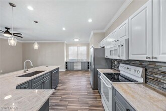 2225 Heritage Greens Dr in Naples, FL - Building Photo - Building Photo