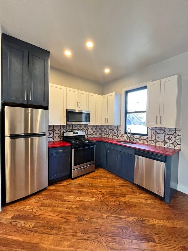 735 Garfield Ave, Unit 3B