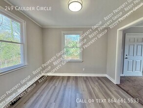 249 Caulder Cir in Spartanburg, SC - Foto de edificio - Building Photo